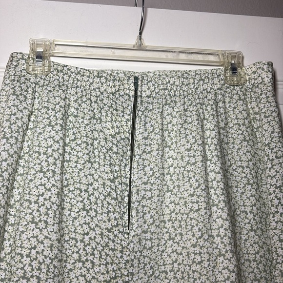 Vintage Studio Green and Shite Spring Summer Floral Print Skirt - large - Picture 4 of 8